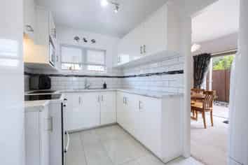 1/16 Longbill Place, Glendene