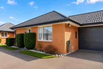 63 North Terrace, Darfield