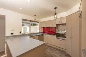 8 Elsa Kidson Court, Stoke