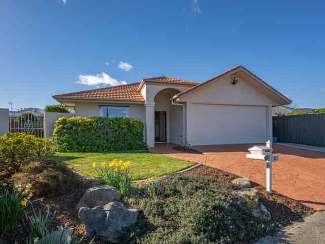 8 Elsa Kidson Court, Stoke
