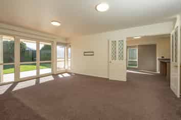 8 Elsa Kidson Court, Stoke