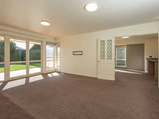 8 Elsa Kidson Court, Stoke