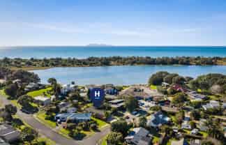 1 Marina Way, Athenree