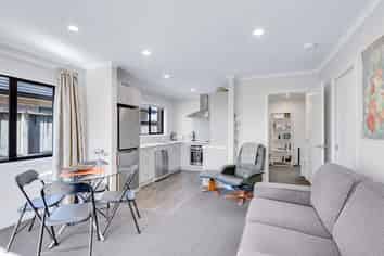 3/37 Saxbys Road, Glenview