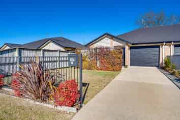 3/37 Saxbys Road, Glenview