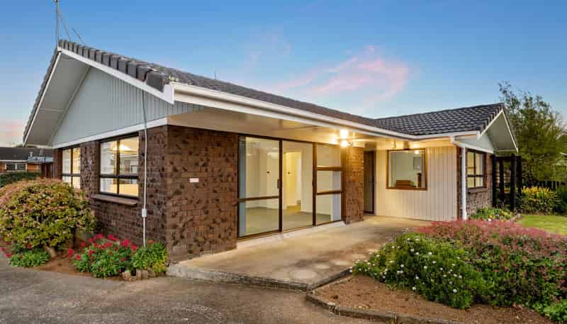 6 Lionel Sharp Place, Pukekohe