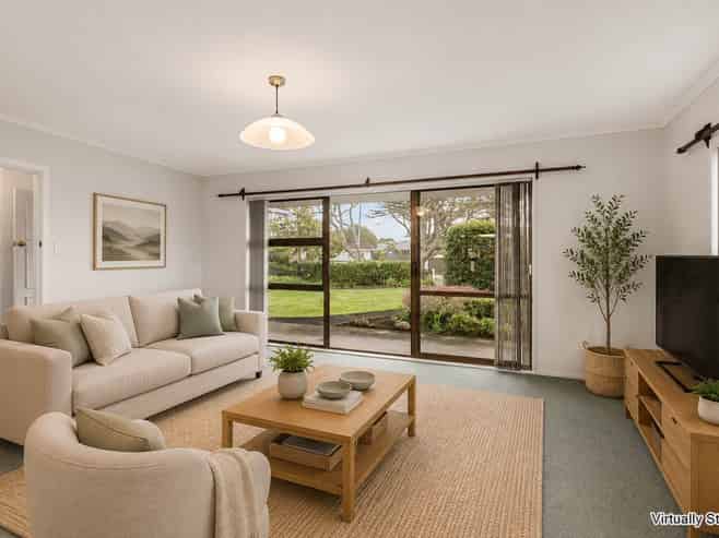 6 Lionel Sharp Place, Pukekohe