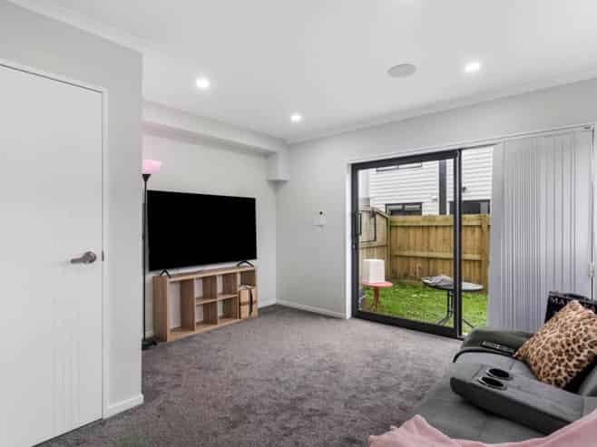 17E Brightwell Street, Papakura