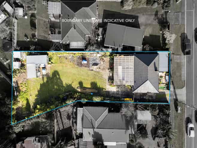 216 Henderson Valley Road, Henderson