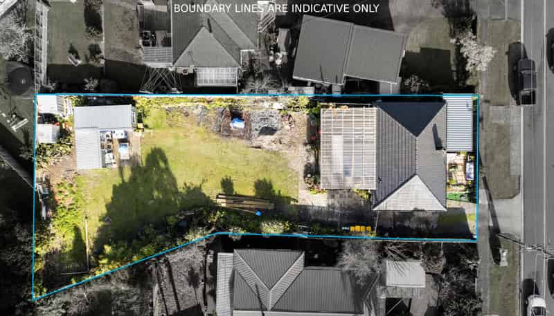 216 Henderson Valley Road, Henderson