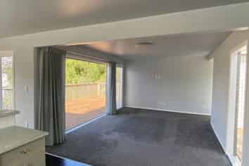 45 Sea View Road, Ostend
