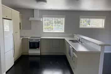45 Sea View Road, Ostend