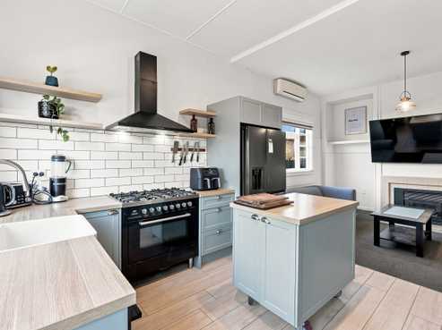 152 Lincoln Road, Addington