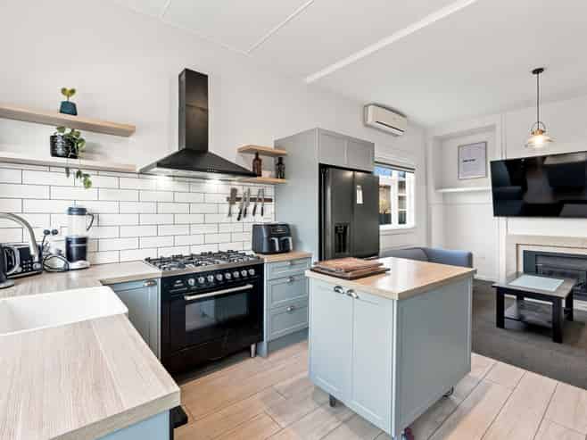 152 Lincoln Road, Addington