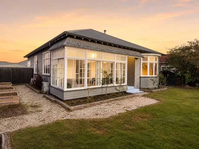 152 Lincoln Road, Addington