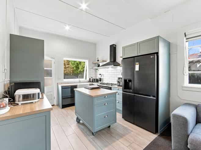 152 Lincoln Road, Addington