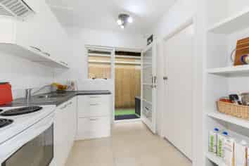 2/120 Lynbrooke Avenue, Blockhouse Bay