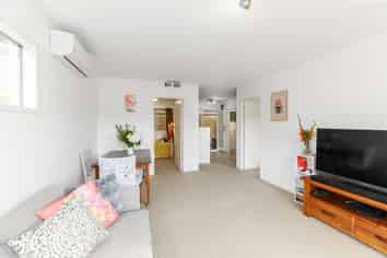 2/120 Lynbrooke Avenue, Blockhouse Bay