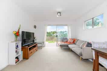2/120 Lynbrooke Avenue, Blockhouse Bay