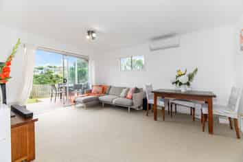 2/120 Lynbrooke Avenue, Blockhouse Bay