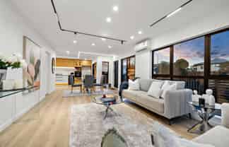 2/31 Akoranga Drive, Northcote