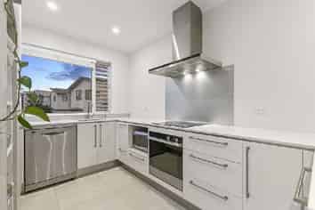 2 Flounder Rd, Hobsonville