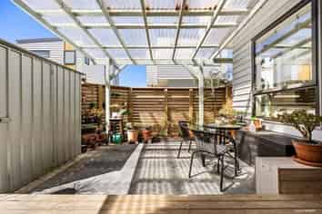 6/4 Edgerton Road, Te Atatu Peninsula