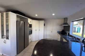 66 South Kensington Way, Henderson