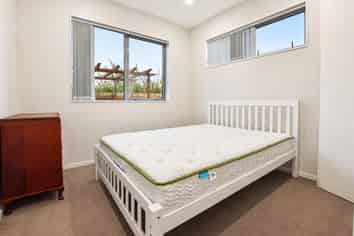  35B Riverpark Crescent, Henderson