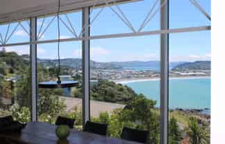 15 Hungerford Road, Lyall Bay