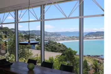 15 Hungerford Road, Lyall Bay