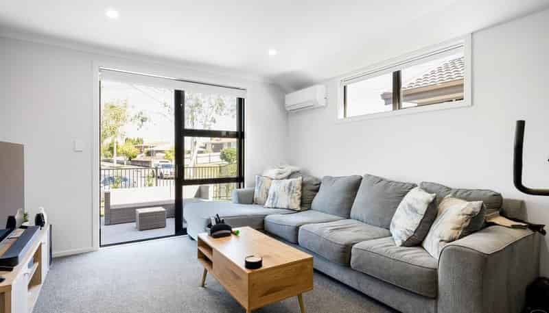 15 Mabian Crescent, Deanwell