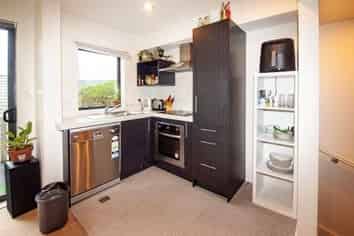 2/11 Gordon Place, Newtown