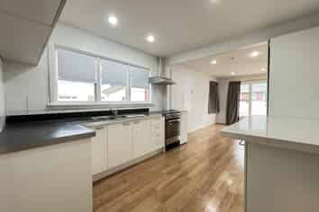 207 Memorial Ave, Burnside