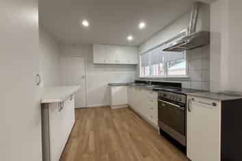 207 Memorial Ave, Burnside