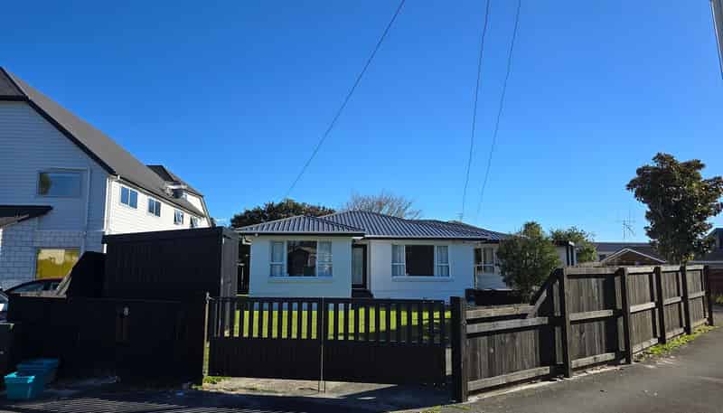 8 Snead Place, Hamilton East