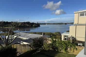 22 B Lloyd Street, Parkvale