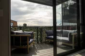 12/2 Rangitamiro Place, Hobsonville