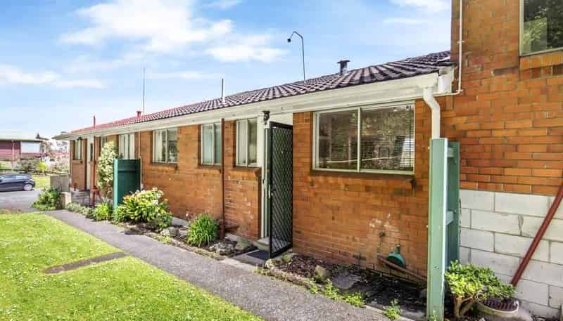 2/2B Queensway, Three Kings
