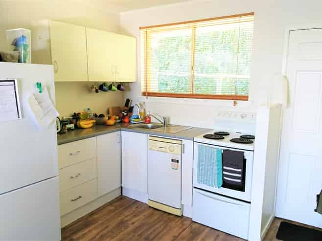 2/2B Queensway, Three Kings