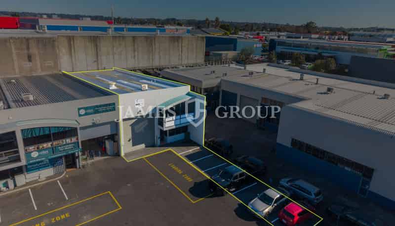 1/33 Waipareira Avenue, Henderson