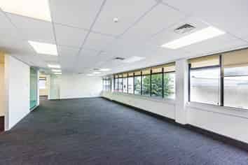 EXCELLENT EPSOM PREMISES WITH 16 PARKS

