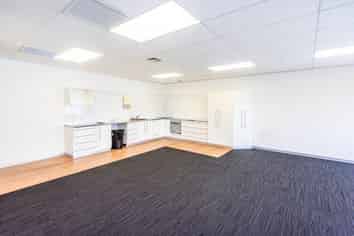 EXCELLENT EPSOM PREMISES WITH 16 PARKS
