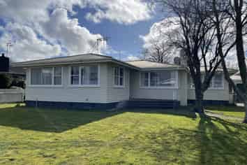 7 Viscount Place, West End