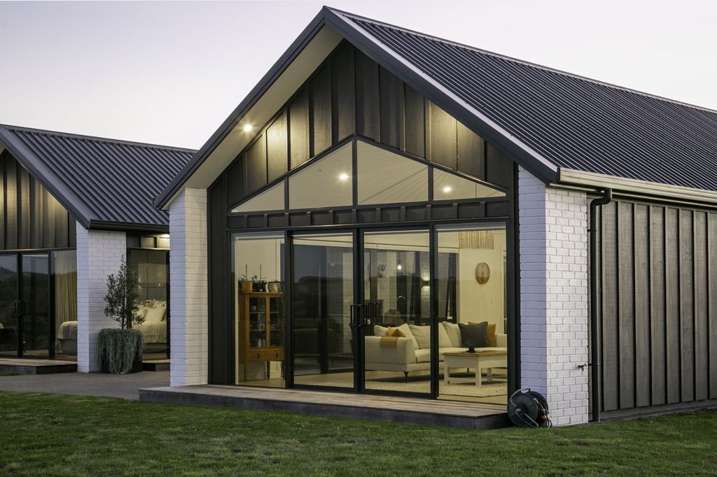 SPACIOUS, STUNNING STYLE, MAGIC VIEWS ! ! ! 4