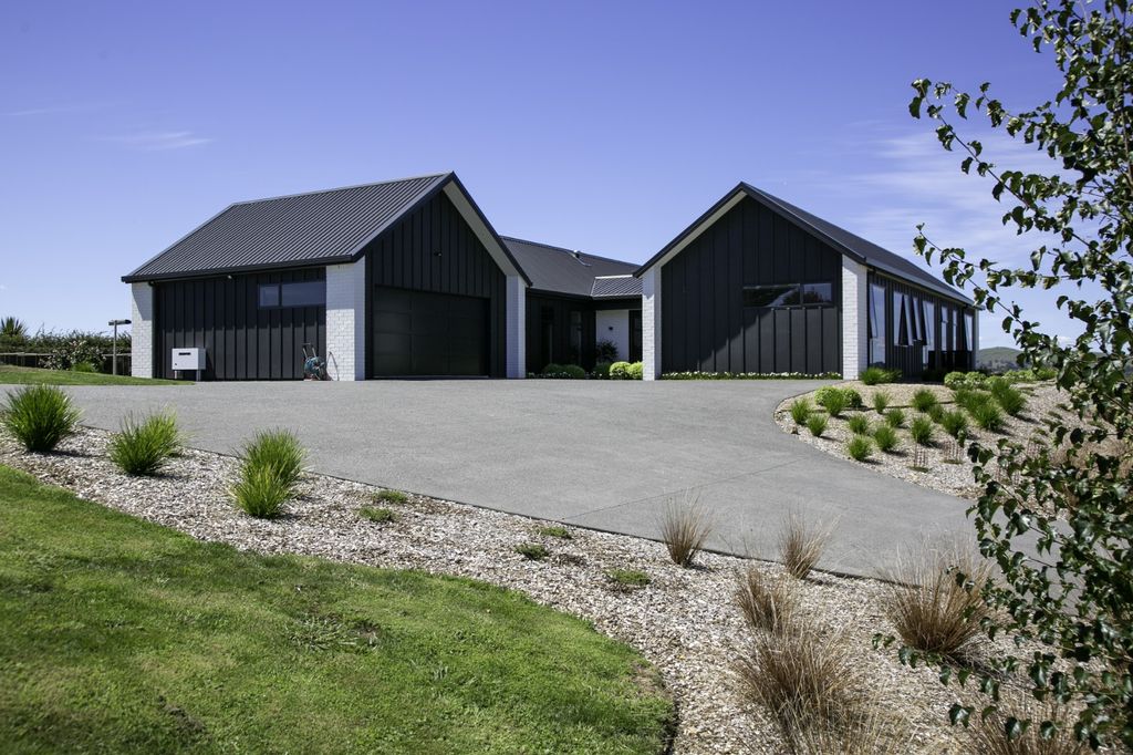 SPACIOUS, STUNNING STYLE, MAGIC VIEWS ! ! ! 2