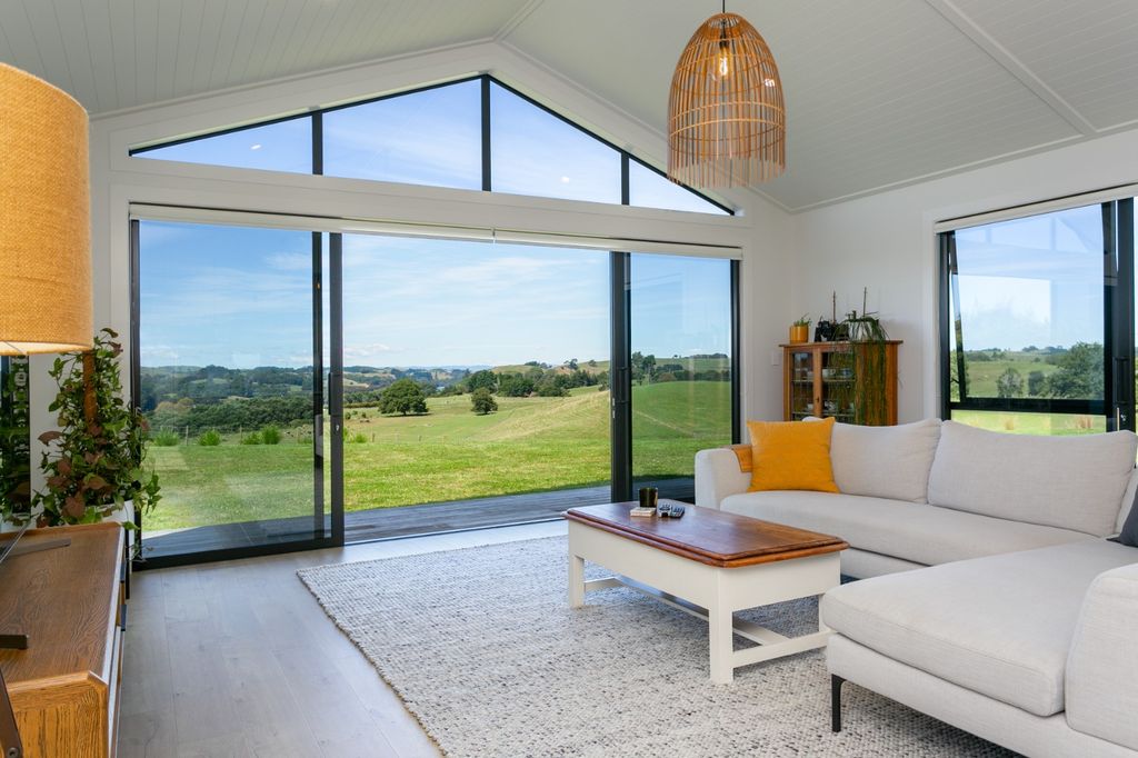 SPACIOUS, STUNNING STYLE, MAGIC VIEWS ! ! ! 5