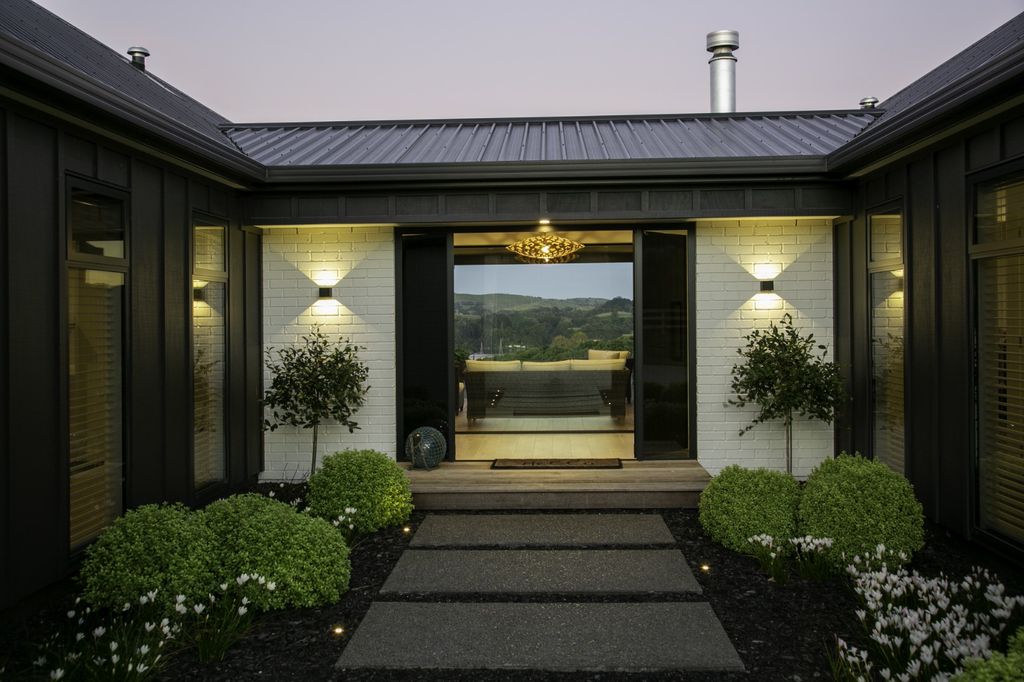 SPACIOUS, STUNNING STYLE, MAGIC VIEWS ! ! ! 3