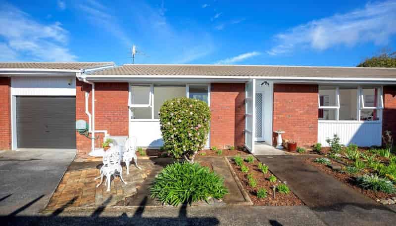 2/28 Matai Road, Greenlane