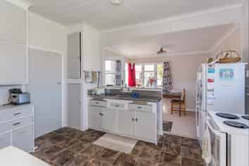 154 Winchester Street, Levin